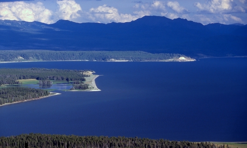 14595_CFepk_Yellowstone_Lake_lg