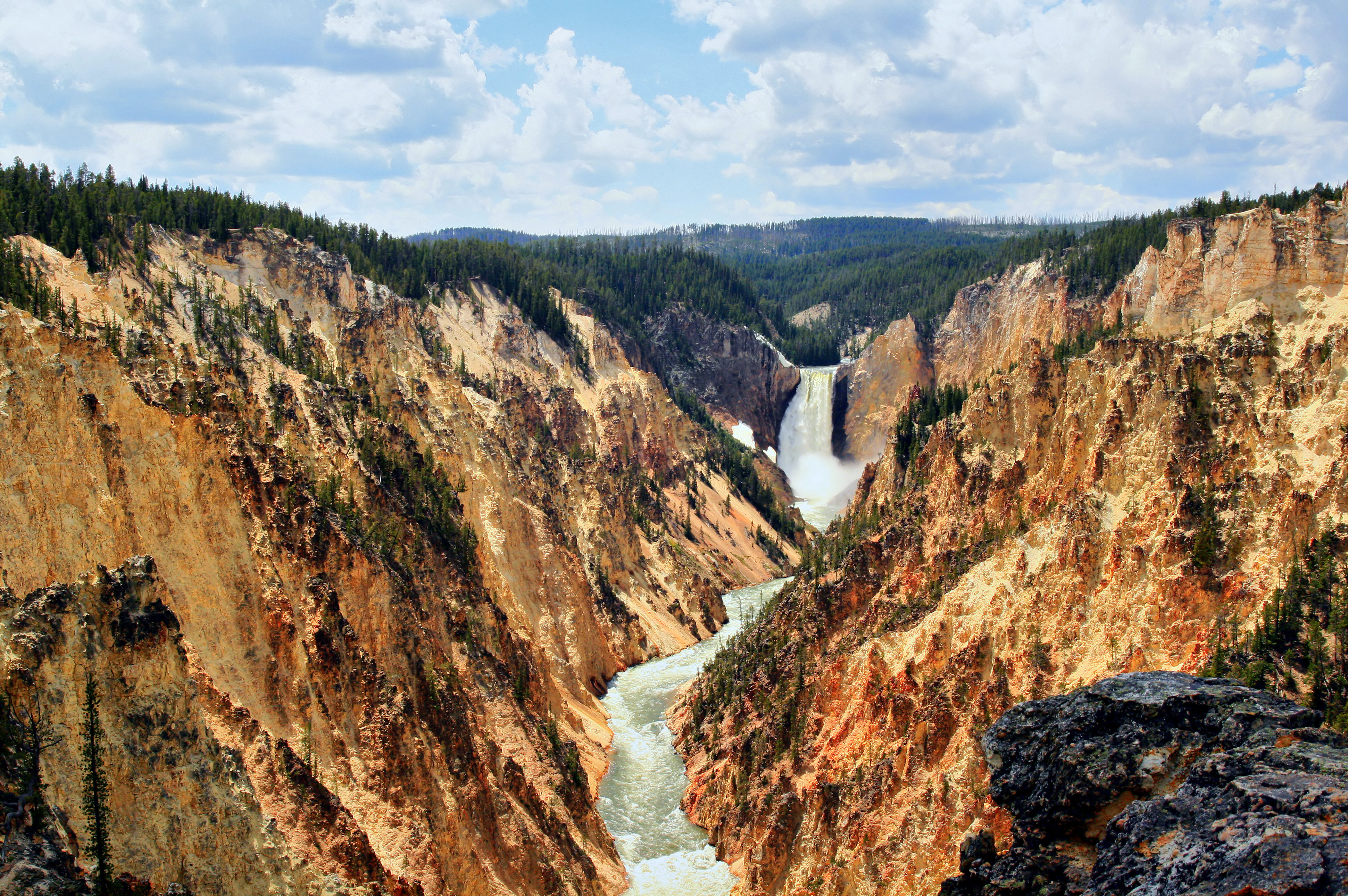 Grand_canyon_of_Yellowstone_and_Yellowstone_fall